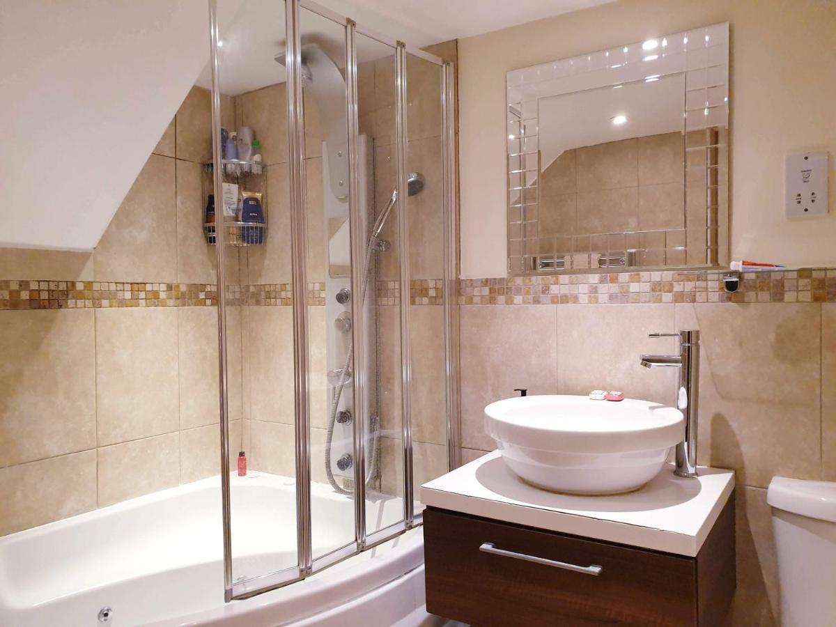 Cozy Muswell Hill 1-Bedroom Flat London Eksteriør billede